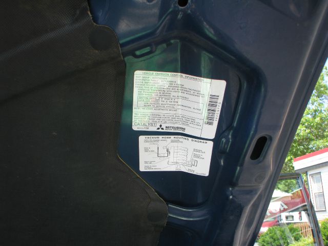 2003 Mitsubishi Montero Super