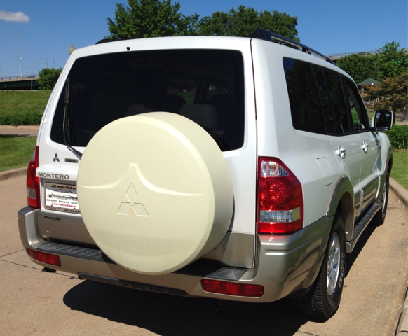 2003 Mitsubishi Montero Super