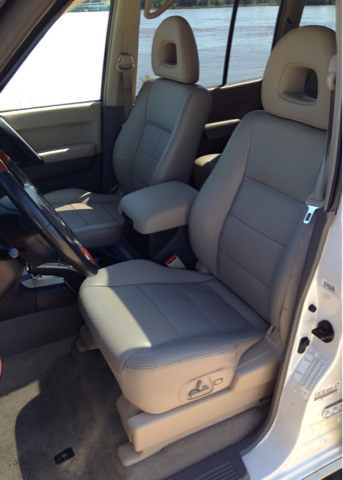 2003 Mitsubishi Montero Super