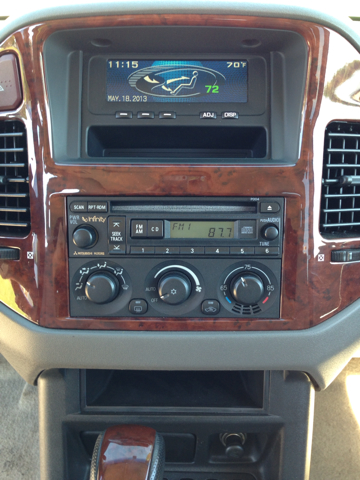 2003 Mitsubishi Montero Super