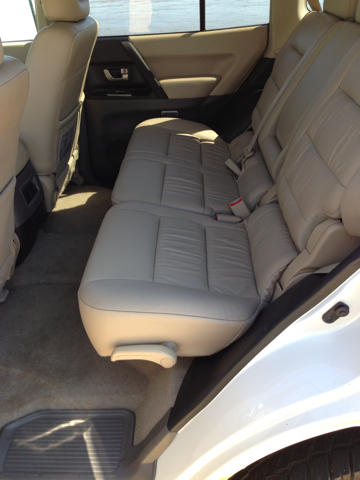 2003 Mitsubishi Montero Super