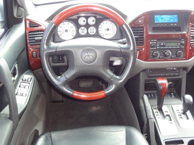 2004 Mitsubishi Montero 4DR