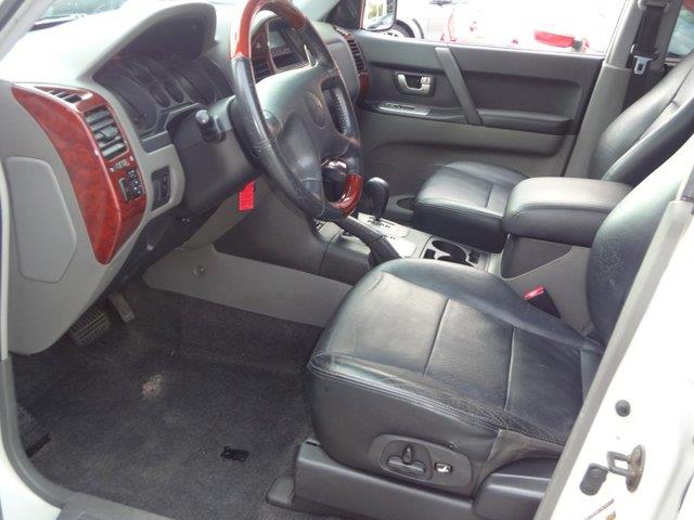 2004 Mitsubishi Montero 4DR