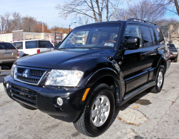 2004 Mitsubishi Montero Super