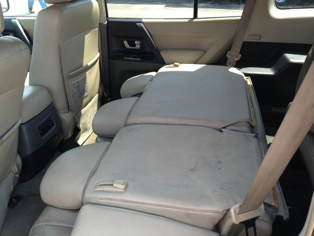 2004 Mitsubishi Montero Super