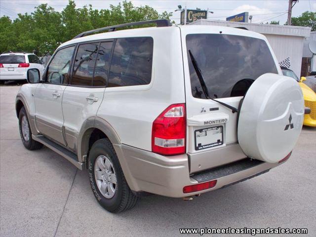 2004 Mitsubishi Montero Super