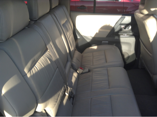 2004 Mitsubishi Montero Super