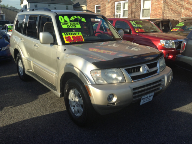 2004 Mitsubishi Montero Super