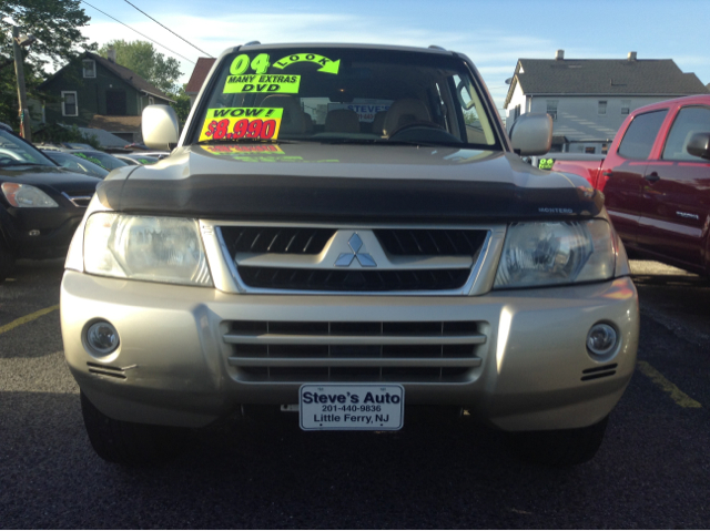 2004 Mitsubishi Montero Super