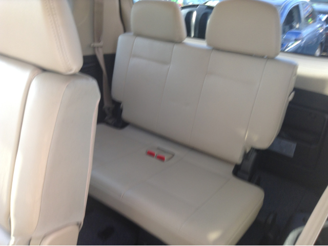 2004 Mitsubishi Montero Super