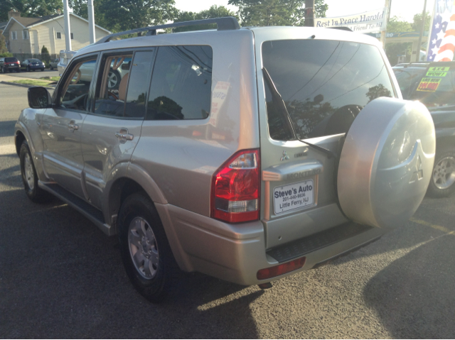 2004 Mitsubishi Montero Super