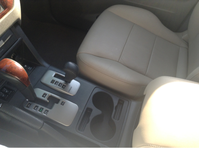 2004 Mitsubishi Montero Super