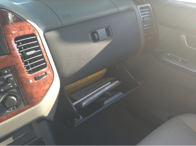 2004 Mitsubishi Montero Super