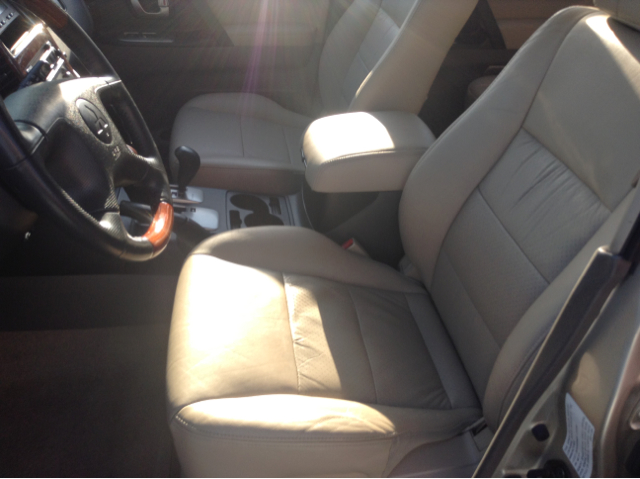 2004 Mitsubishi Montero Super