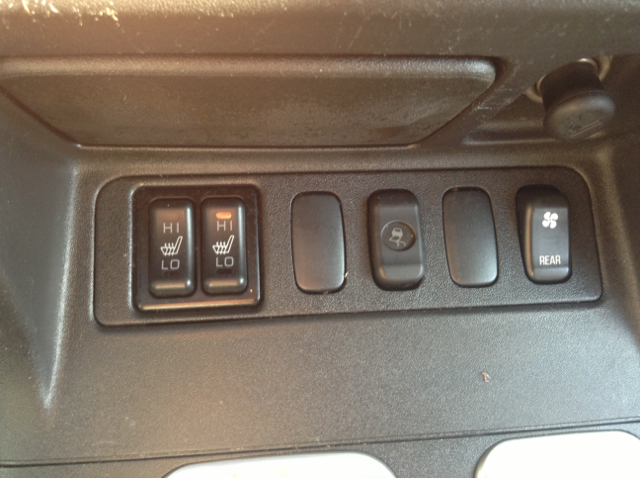 2004 Mitsubishi Montero Super