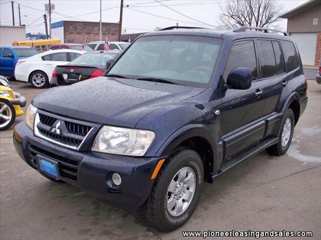 2004 Mitsubishi Montero Super