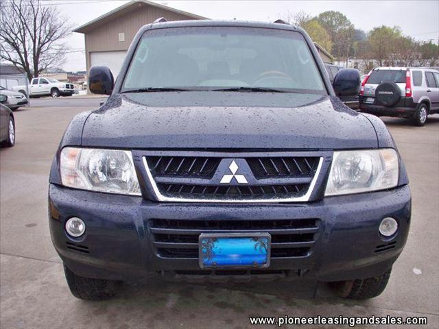 2004 Mitsubishi Montero Super