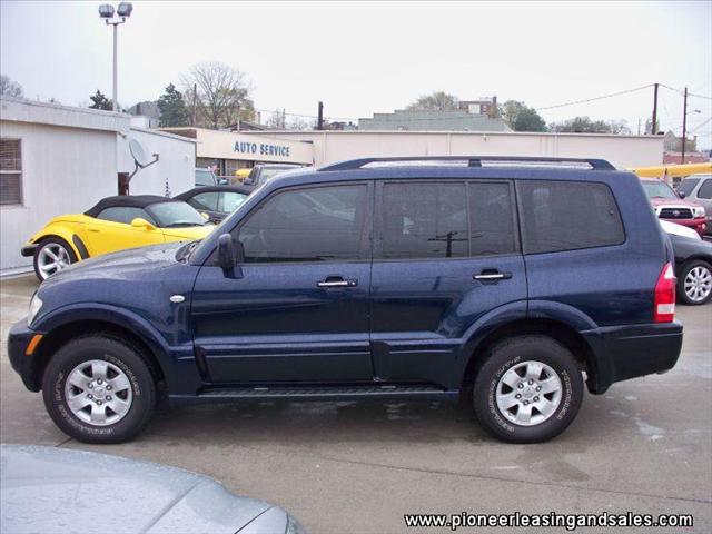 2004 Mitsubishi Montero Super