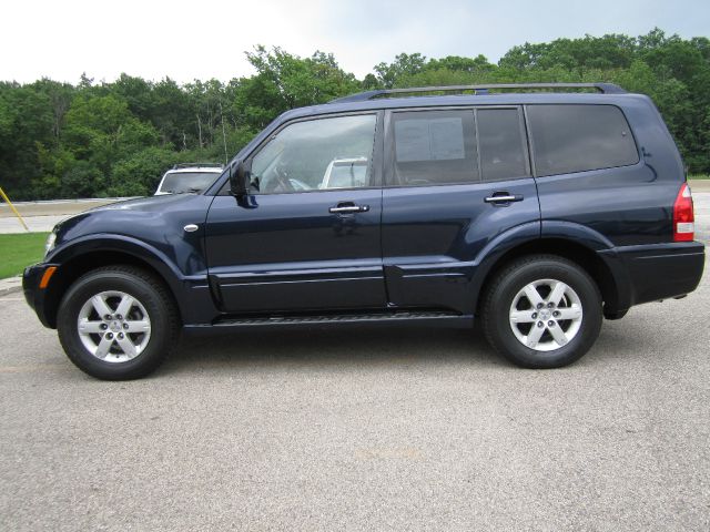 2005 Mitsubishi Montero Super