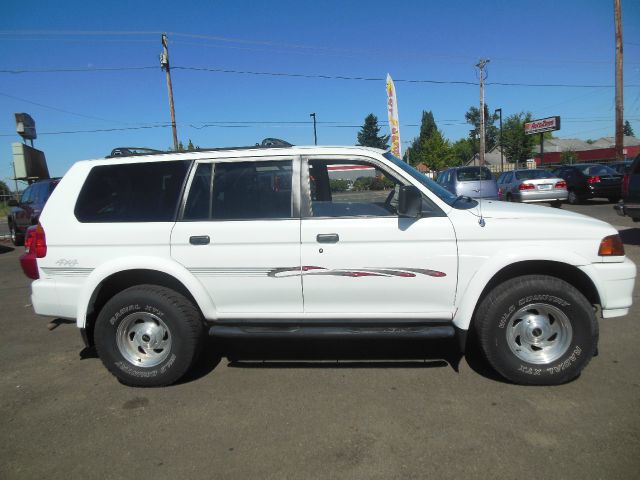 1997 Mitsubishi Montero Sport 3.2