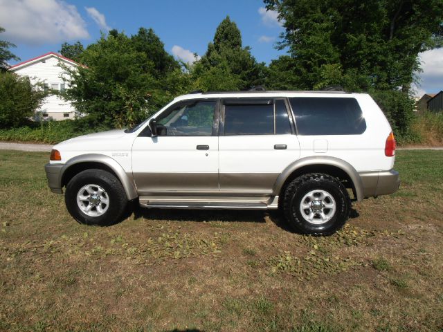 1999 Mitsubishi Montero Sport Lx3rd Row FWD