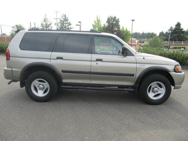 2000 Mitsubishi Montero Sport 3.2