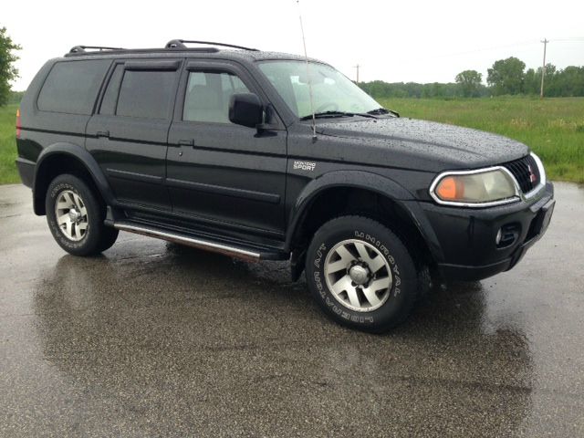 2000 Mitsubishi Montero Sport Super