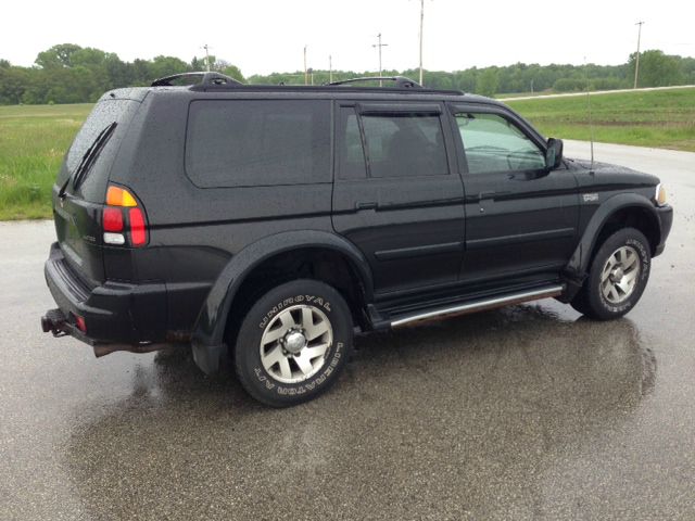2000 Mitsubishi Montero Sport Super