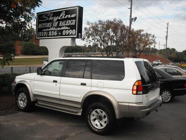 2000 Mitsubishi Montero Sport XLS