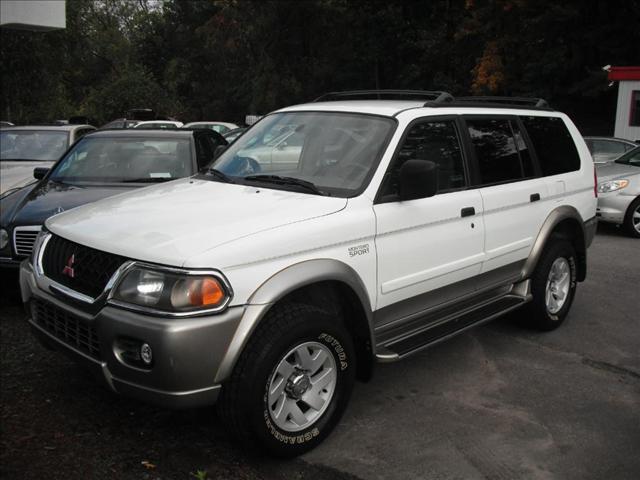 2000 Mitsubishi Montero Sport XLS