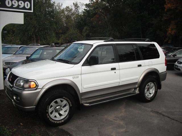 2000 Mitsubishi Montero Sport XLS