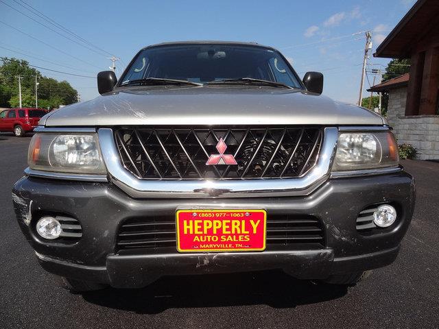 2000 Mitsubishi Montero Sport XLS