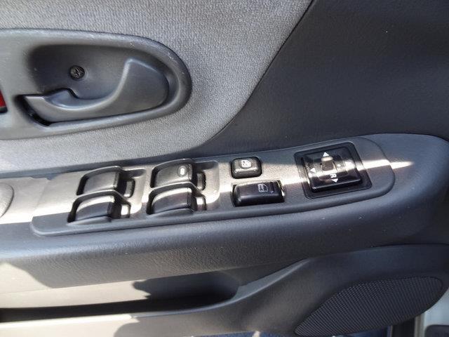 2000 Mitsubishi Montero Sport XLS