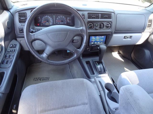 2000 Mitsubishi Montero Sport XLS