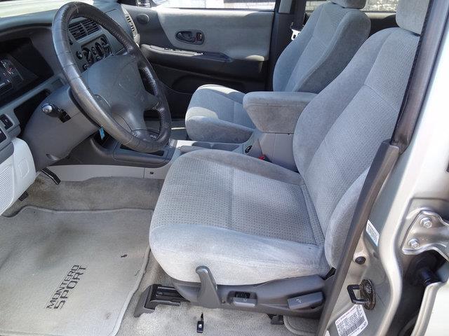 2000 Mitsubishi Montero Sport XLS