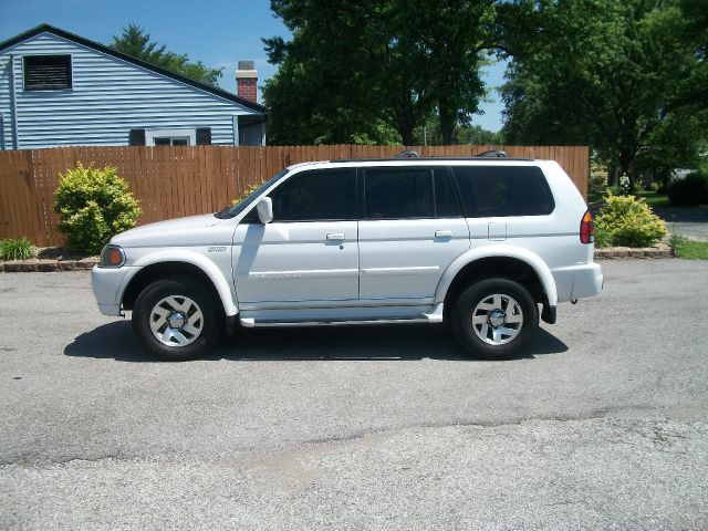 2000 Mitsubishi Montero Sport Super