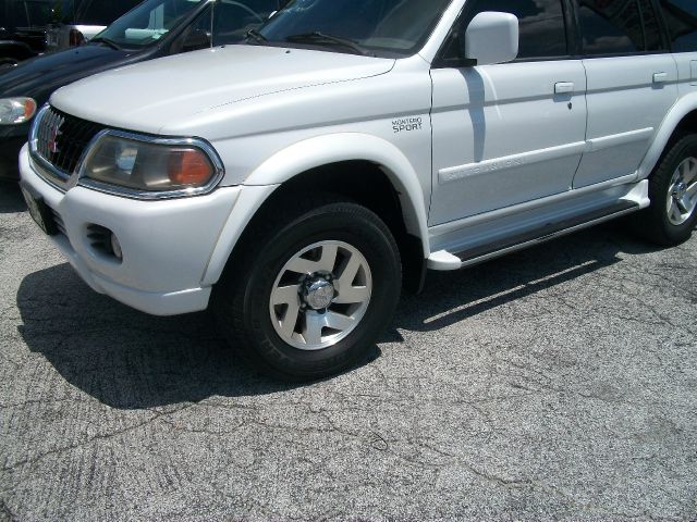 2000 Mitsubishi Montero Sport Super