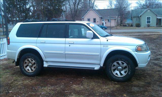 2000 Mitsubishi Montero Sport SLT 25