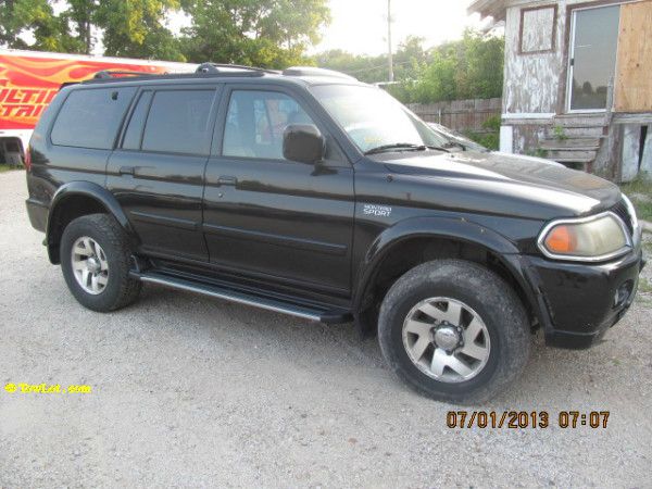 2000 Mitsubishi Montero Sport Super