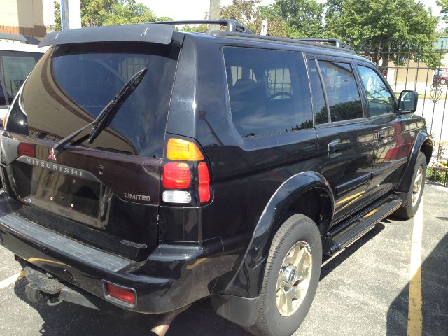 2000 Mitsubishi Montero Sport Super