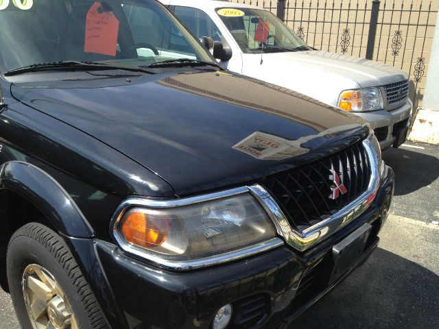 2000 Mitsubishi Montero Sport Super