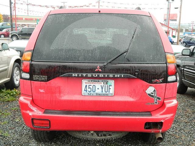 2001 Mitsubishi Montero Sport 3