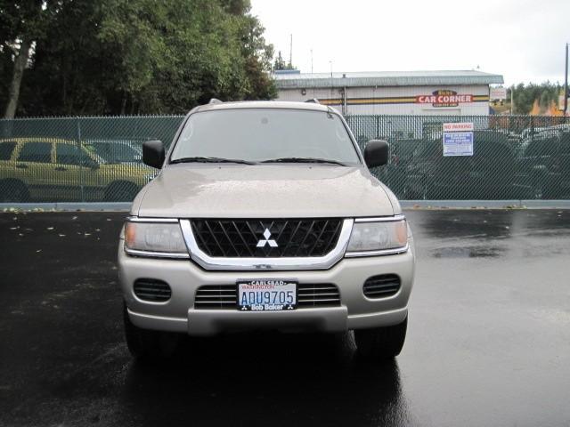 2002 Mitsubishi Montero Sport XLS