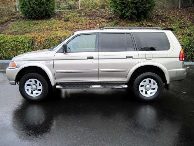 2002 Mitsubishi Montero Sport XLS