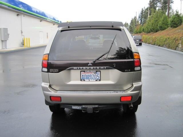 2002 Mitsubishi Montero Sport XLS