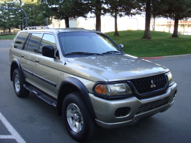2002 Mitsubishi Montero Sport 3.2