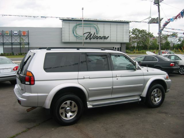 2002 Mitsubishi Montero Sport Super