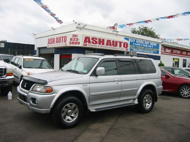 2002 Mitsubishi Montero Sport Super