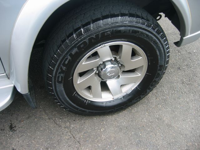 2002 Mitsubishi Montero Sport Super