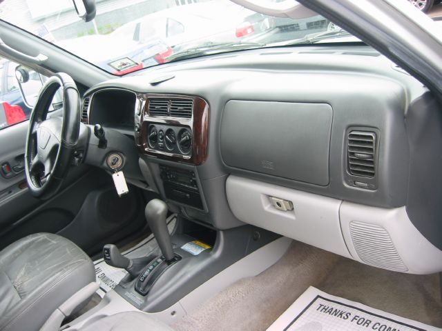 2002 Mitsubishi Montero Sport Super